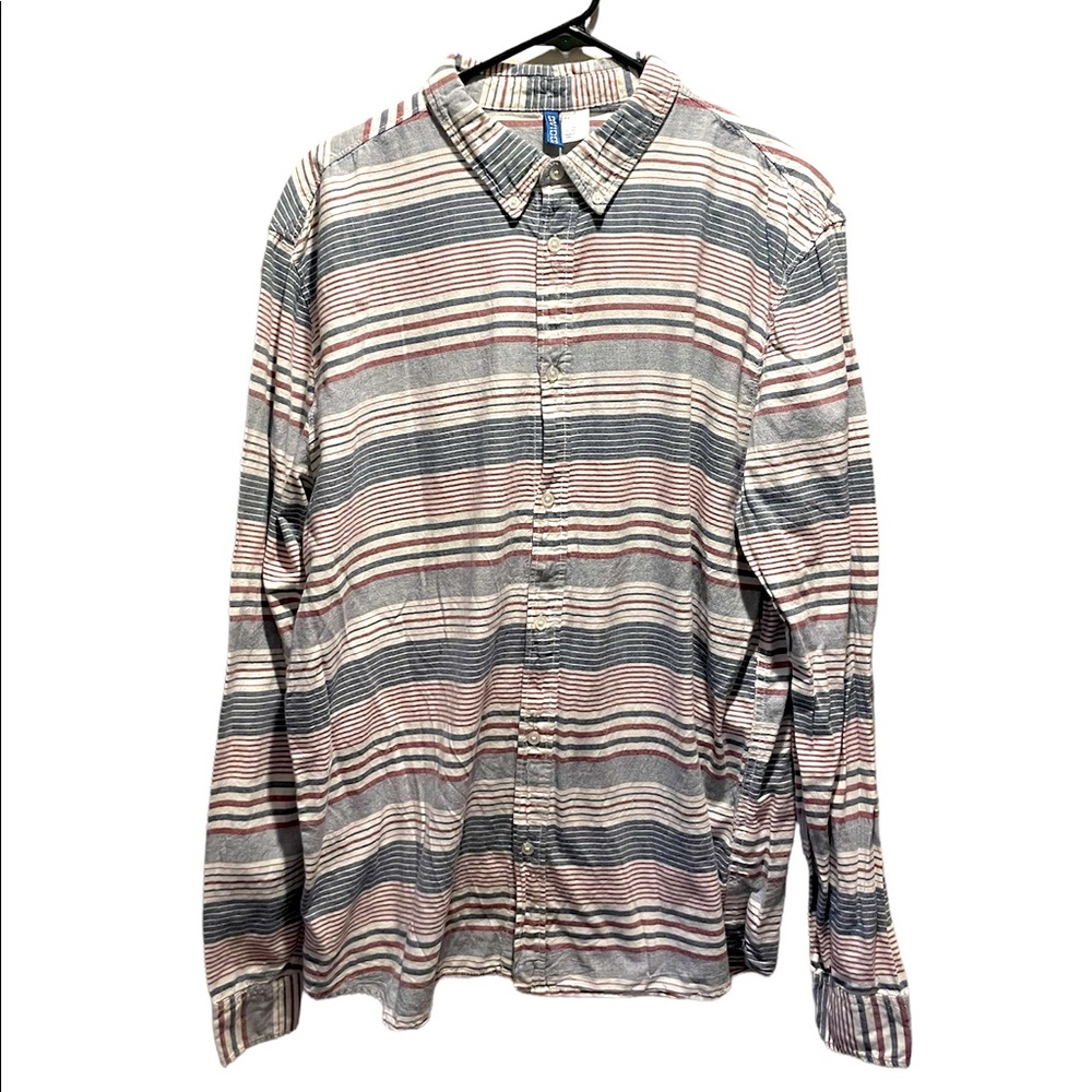 H&M Mens Casual Button Down Shirt - Very Soft and lightweight !!